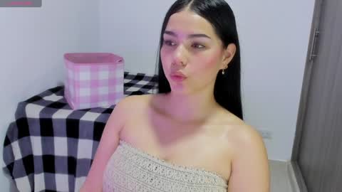 Snapshot of natasha_su chatting on January 19, 12:28 am Natalia online show from January 19, 12:28 am