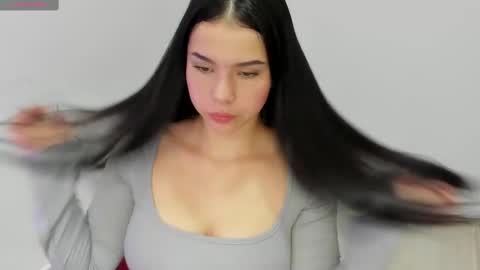 Snapshot of natasha_su chatting on March 9, 3:05 pm Natalia online show from March 9, 3:05 pm