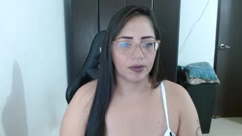 Snapshot of natashasmithe chatting on February 27, 1:48 am Natasha Smithe online show from February 27, 1:48 am