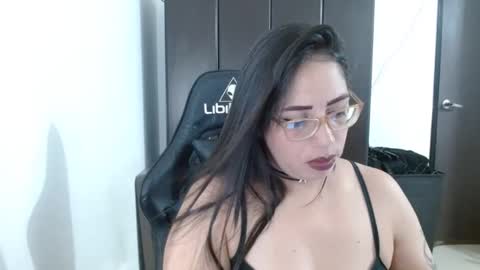 Snapshot of natashasmithe chatting on February 18, 8:37 pm Natasha Smithe online show from February 18, 8:37 pm
