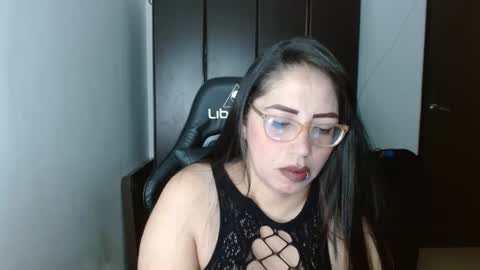 Snapshot of natashasmithe chatting on February 10, 1:01 pm Natasha Smithe online show from February 10, 1:01 pm