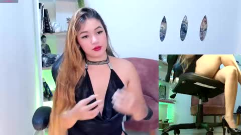 Snapshot of nathalie_29 chatting on October 28, 11:38 am NATHALIE online show from October 28, 11:38 am