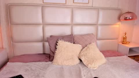 Snapshot of natt_clark chatting on September 18, 1:31 pm Natt  online show from September 18, 1:31 pm