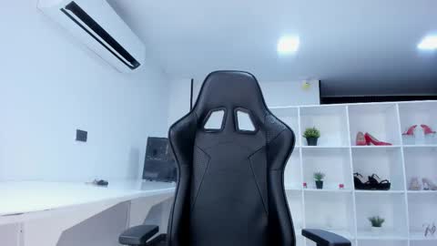 Snapshot of natural_bigboobs chatting on October 1, 7:52 pm Jazmin Bigboobs online show from October 1, 7:52 pm