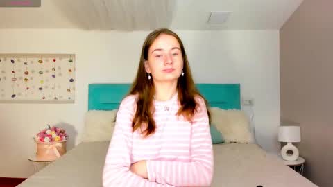 Snapshot of natural_meri_ chatting on September 9, 5:29 am Meri online show from September 9, 5:29 am