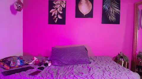 Snapshot of naturaltitss_ chatting on January 19, 12:28 pm Gwen online show from January 19, 12:28 pm