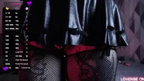 Snapshot of naturaltitss_ chatting on March 12, 6:29 am Gwen online show from March 12, 6:29 am