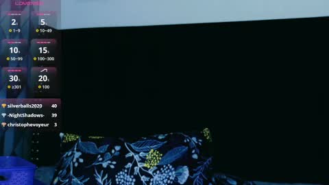 Gwen  online show from November 20, 8:43 pm