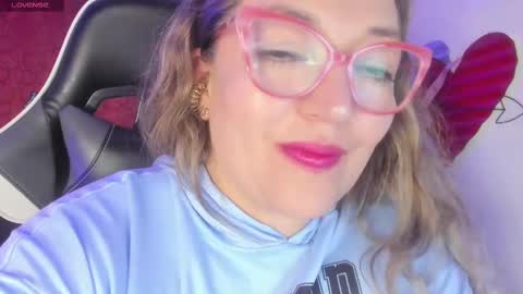 Snapshot of naty__mature_ chatting on February 17, 12:32 am Nataly online show from February 17, 12:32 am
