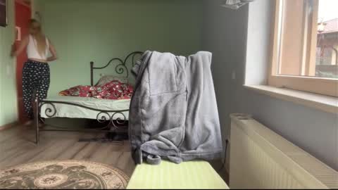 Andreea online show from December 18, 7:46 am