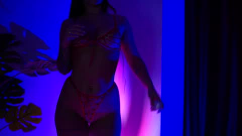 Naty online show from December 10, 5:44 pm