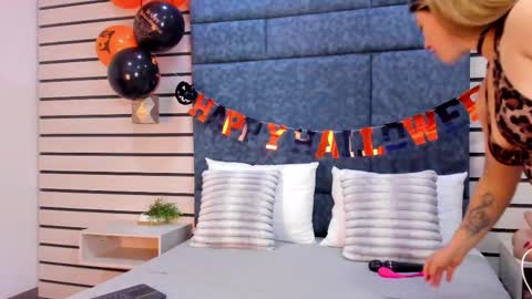 Naty  online show from October 28, 8:14 pm