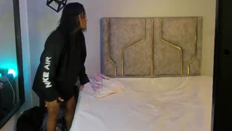 natyrussel online show from June 9, 11:31 am