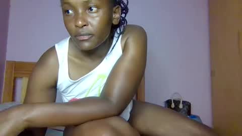 naughtnightnurse1 online show from October 27, 5:14 am