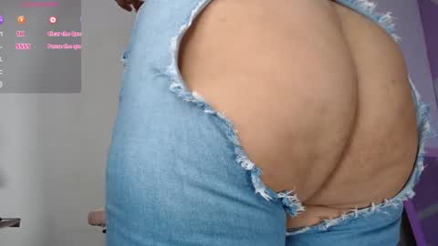Snapshot of naughty69hottie chatting on December 12, 7:26 pm Leina modelo independiente online show from December 12, 7:26 pm