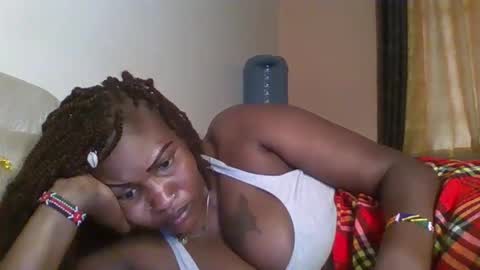 Snapshot of naughty8779 chatting on October 7, 3:33 am naughty8779 online show from October 7, 3:33 am