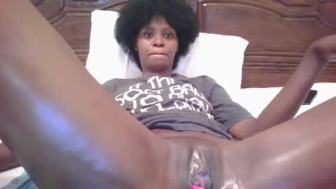 Snapshot of naughty_babe000 chatting on February 13, 7:13 am alisha online show from February 13, 7:13 am
