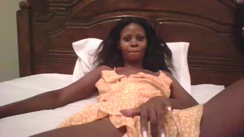 Snapshot of naughty_babe000 chatting on September 16, 5:10 pm alisha online show from September 16, 5:10 pm