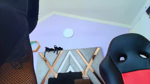 Snapshot of naughty_kittenm chatting on October 8, 8:13 pm Kitten online show from October 8, 8:13 pm