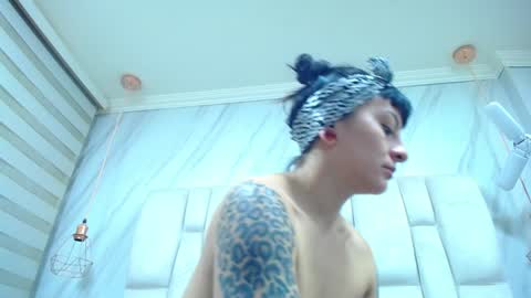 Kitten online show from December 14, 10:56 am