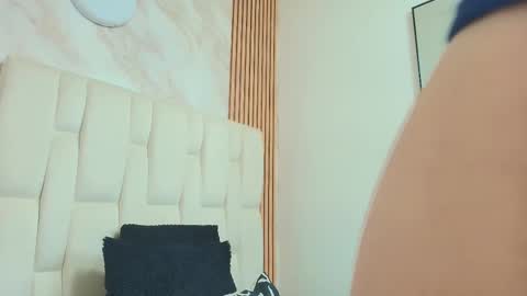 Snapshot of naughty_kittenm chatting on October 27, 11:28 am Kitten online show from October 27, 11:28 am