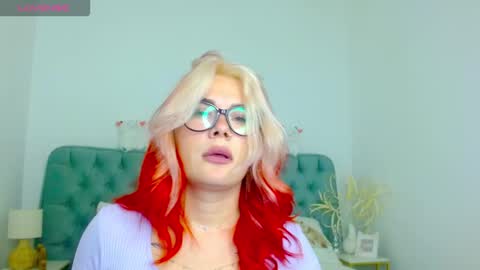 Maria  online show from October 4, 8:02 pm