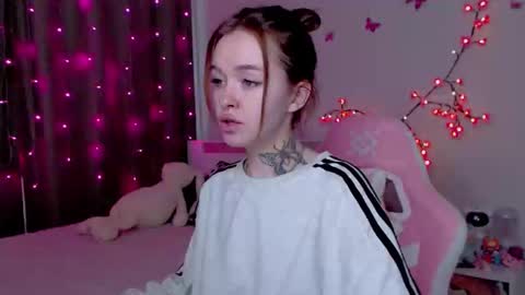 Snapshot of naughty_mablee chatting on October 13, 2:14 am Mable online show from October 13, 2:14 am