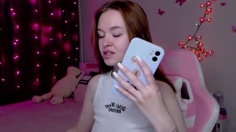 Snapshot of naughty_mablee chatting on October 23, 12:27 am Mable online show from October 23, 12:27 am