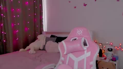 Snapshot of naughty_mablee chatting on October 31, 5:53 am Mable online show from October 31, 5:53 am