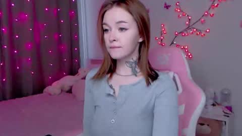 Snapshot of naughty_mablee chatting on September 27, 2:19 am Mable online show from September 27, 2:19 am