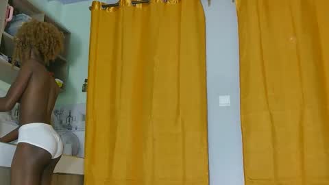 naughty_princess25 online show from October 1, 4:34 pm