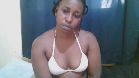 Snapshot of naughty_slender2 chatting on October 15, 1:46 pm jn online show from October 15, 1:46 pm