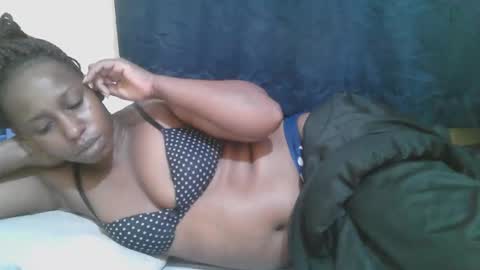 Snapshot of naughty_slender2 chatting on September 24, 5:39 am jn online show from September 24, 5:39 am