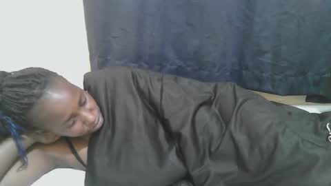 Snapshot of naughty_slender2 chatting on October 7, 9:14 am jn online show from October 7, 9:14 am