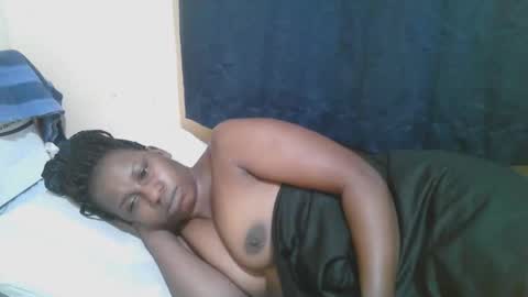 Snapshot of naughty_slender2 chatting on October 19, 2:02 am jn online show from October 19, 2:02 am