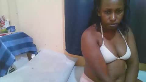 Snapshot of naughty_slender2 chatting on October 14, 12:52 pm jn online show from October 14, 12:52 pm