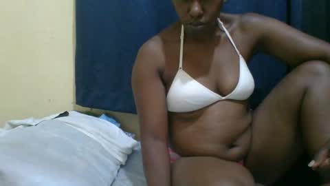 Snapshot of naughty_slender2 chatting on September 9, 9:58 pm jn online show from September 9, 9:58 pm
