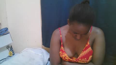 Snapshot of naughty_slender2 chatting on October 29, 2:27 am jn online show from October 29, 2:27 am