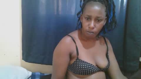 Snapshot of naughty_slender2 chatting on October 9, 10:30 am jn online show from October 9, 10:30 am