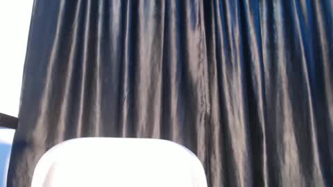 laura online show from October 15, 9:12 am