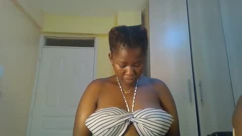 Snapshot of naughty_sluttygal chatting on October 22, 8:19 am Lydiah online show from October 22, 8:19 am