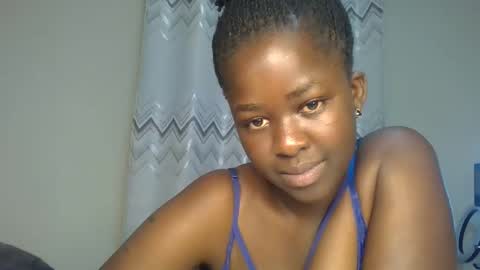 Snapshot of naughty_sluttygal chatting on September 19, 10:31 pm Lydiah online show from September 19, 10:31 pm