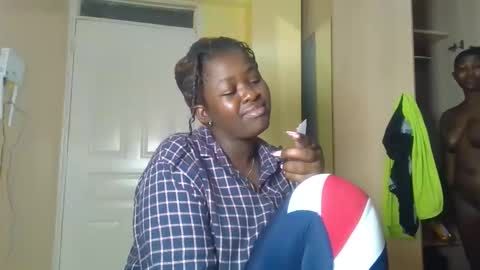 Snapshot of naughty_sluttygal chatting on October 6, 3:45 am Lydiah online show from October 6, 3:45 am