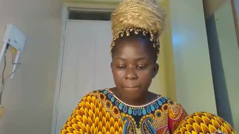 Snapshot of naughty_sluttygal chatting on October 16, 5:10 am Lydiah online show from October 16, 5:10 am