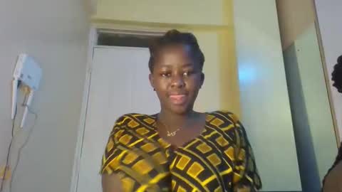 Snapshot of naughty_sluttygal chatting on October 13, 3:20 am Lydiah online show from October 13, 3:20 am