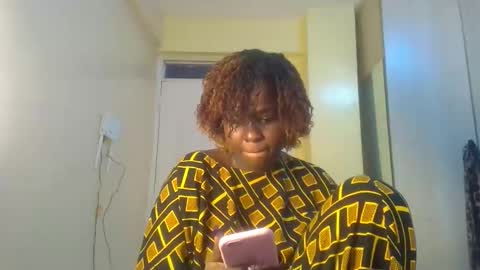 Snapshot of naughty_sluttygal chatting on October 18, 6:42 pm Lydiah online show from October 18, 6:42 pm