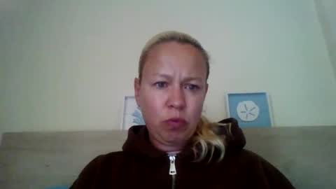 naughtyjennyblondeuk online show from May 5, 5:05 pm