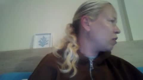 naughtyjennyblondeuk online show from May 1, 9:18 pm