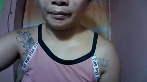 naughtymom_33 online show from December 3, 11:51 pm