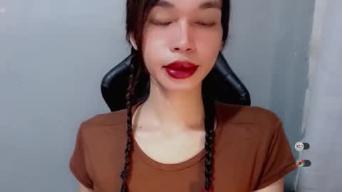 Snapshot of naughtysunshinepinay chatting on September 25, 2:32 am Celine online show from September 25, 2:32 am